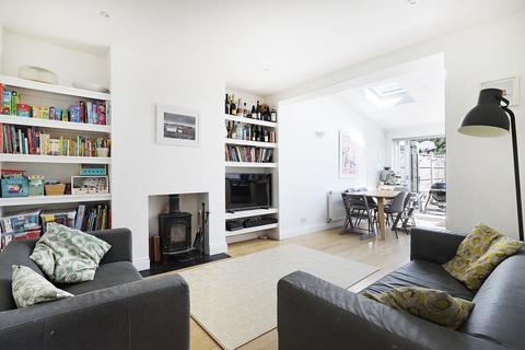 16 Maple Close, Buckhurst Hill, IG9 6HW