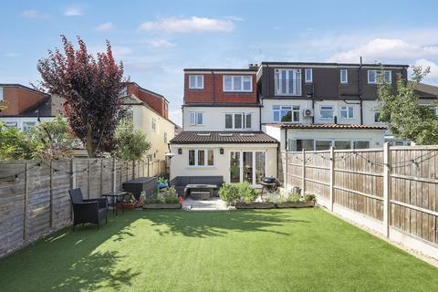 16 Maple Close, Buckhurst Hill, IG9 6HW