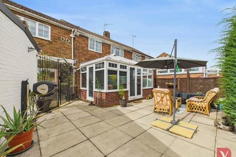 undefined, Barrowby Close, Luton LU2