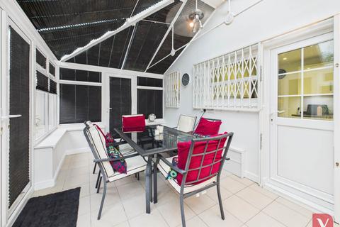 undefined, Barrowby Close, Luton LU2