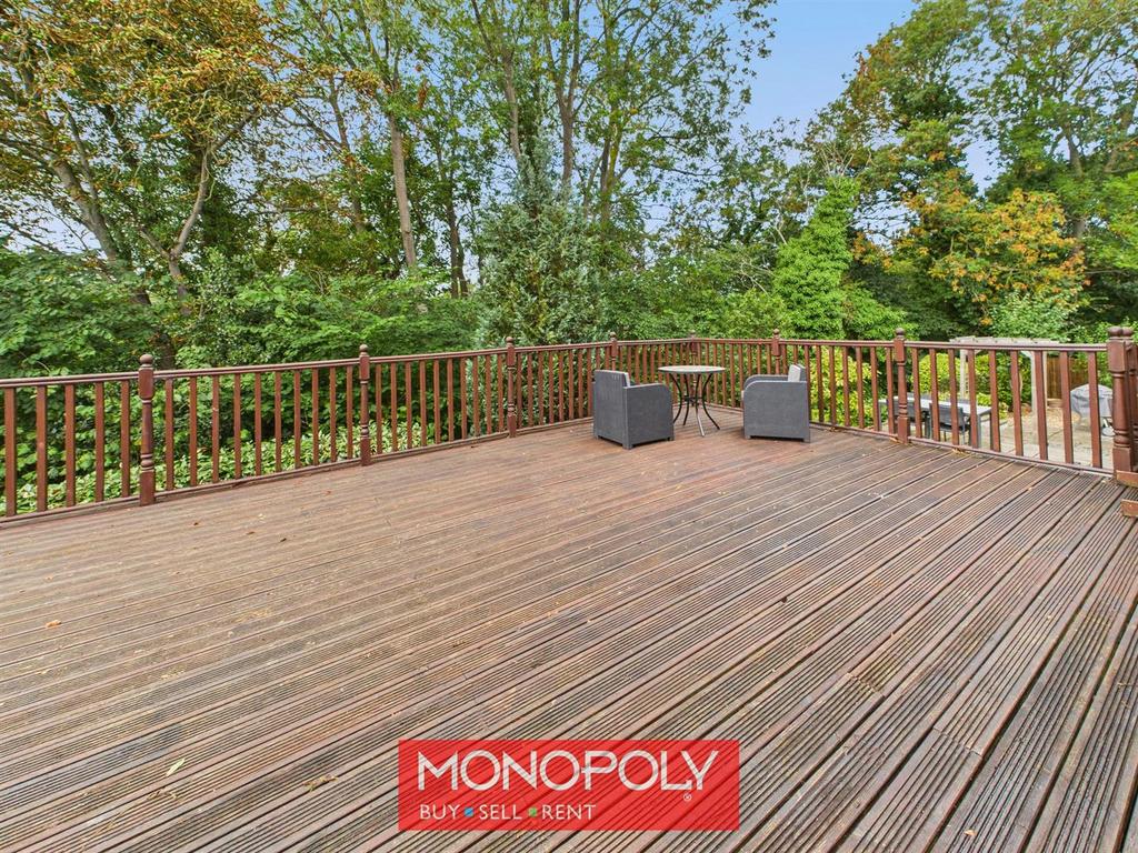 Decking Area.jpg