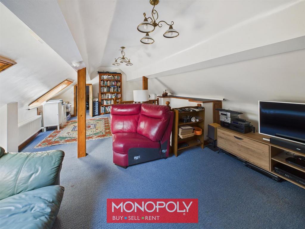 Loft Room.jpg