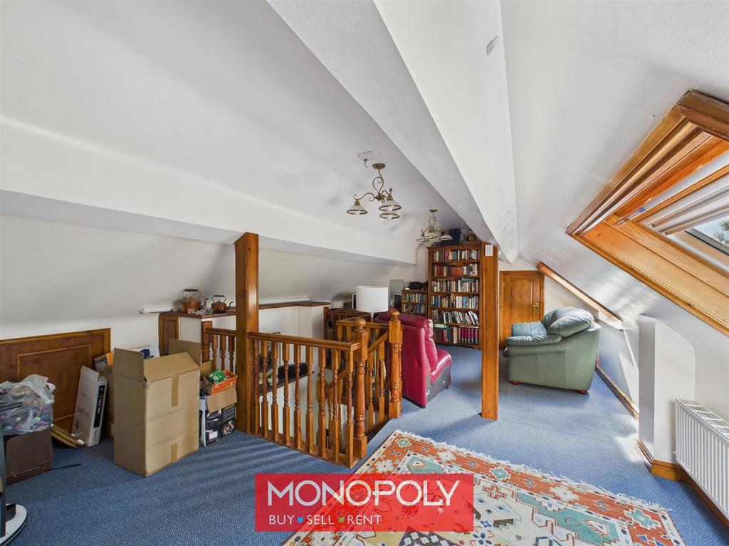 Loft Room (3).jpg
