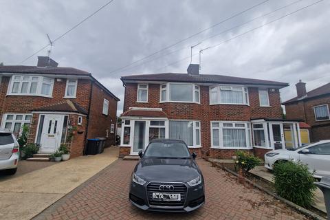 3 bedroom semi-detached house for sale, Calder Gardens, Edgware