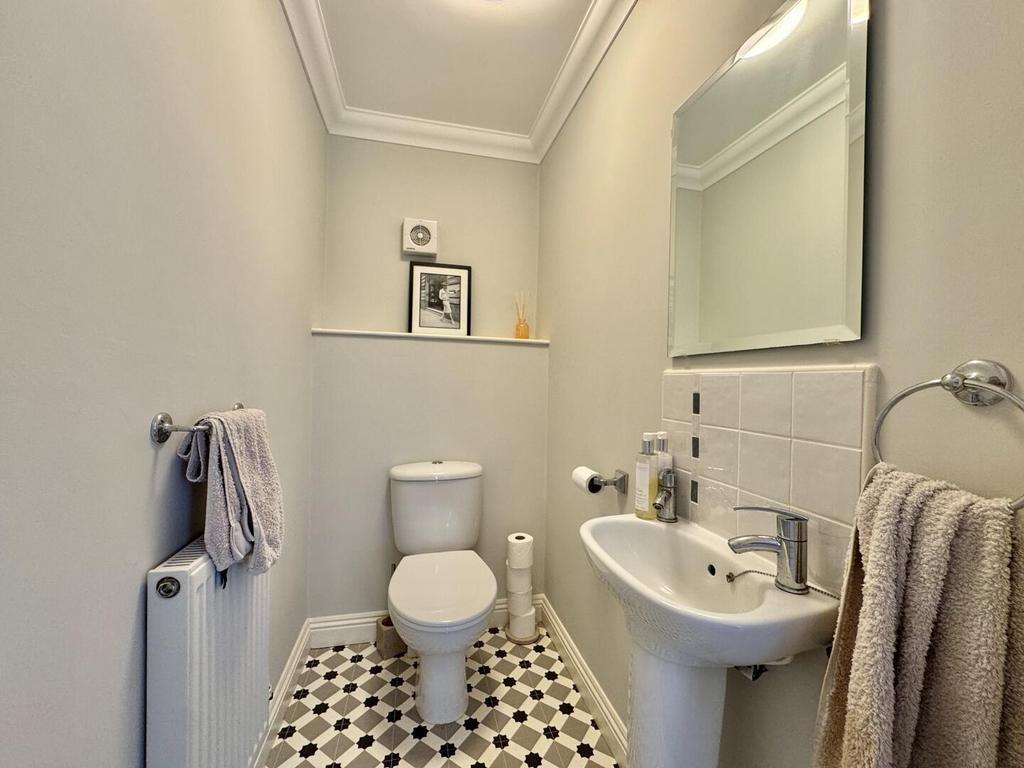 Cloakroom / WC