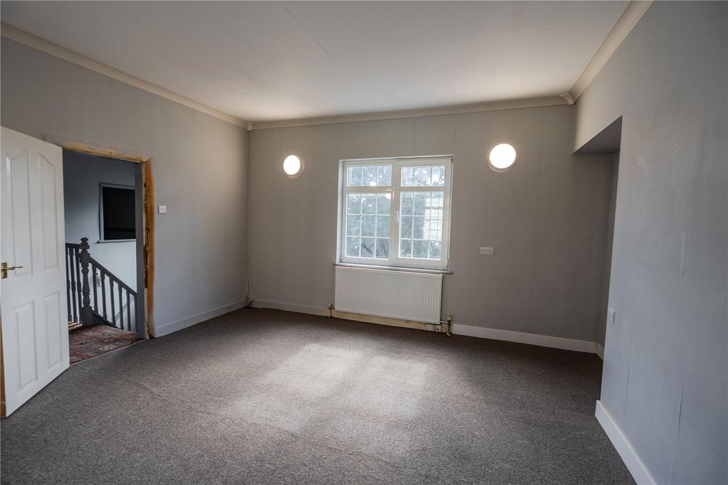 Bedroom 1 (2)