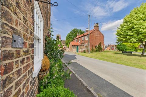 The Green, Lund, Driffield, YO25 9TE