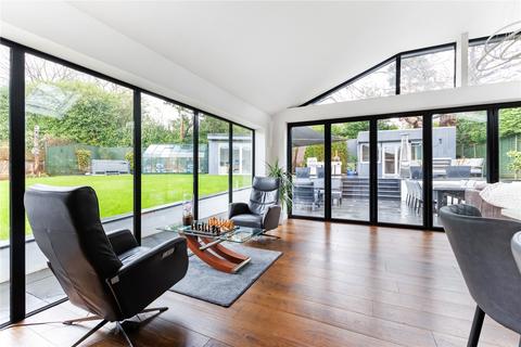 24 Birch Grove, Cobham, KT11 2HR