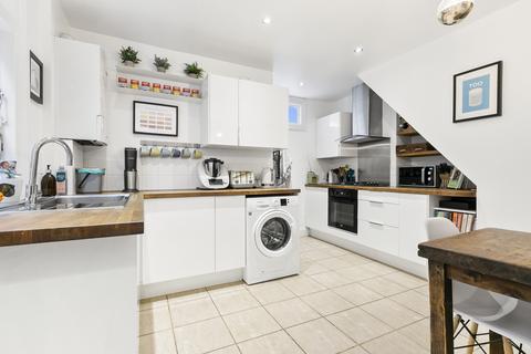 3 bedroom apartment for sale, Brenda Road, SW17