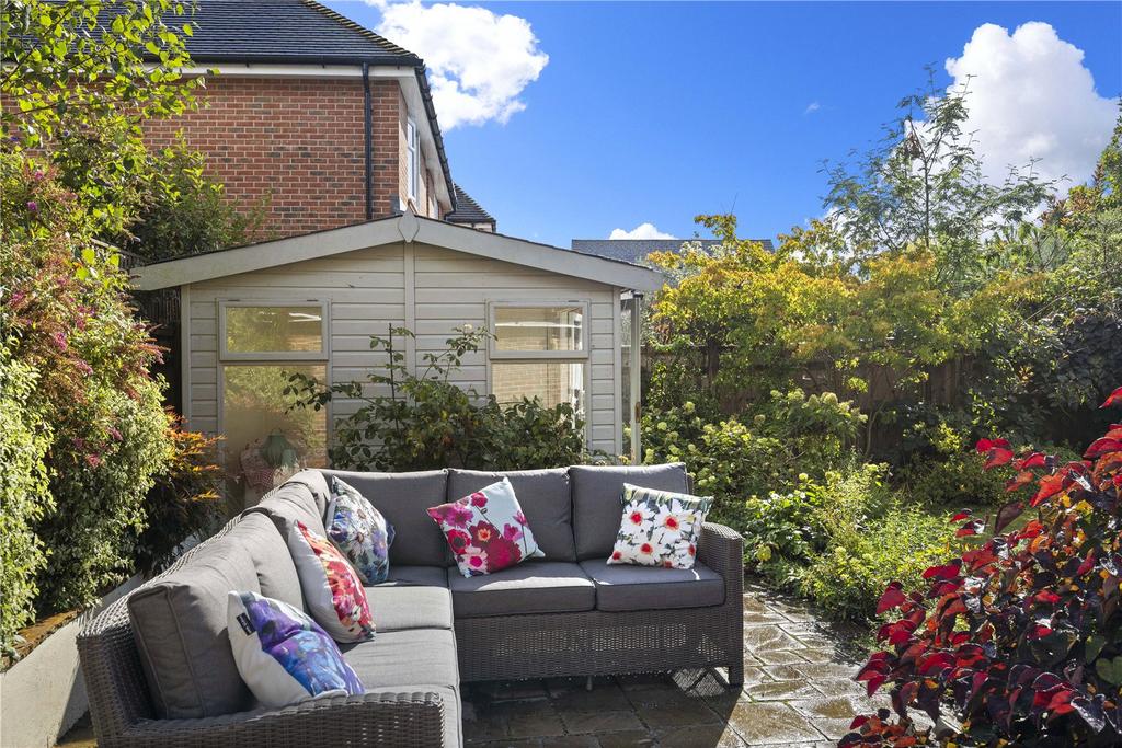 Patio & Summerhouse