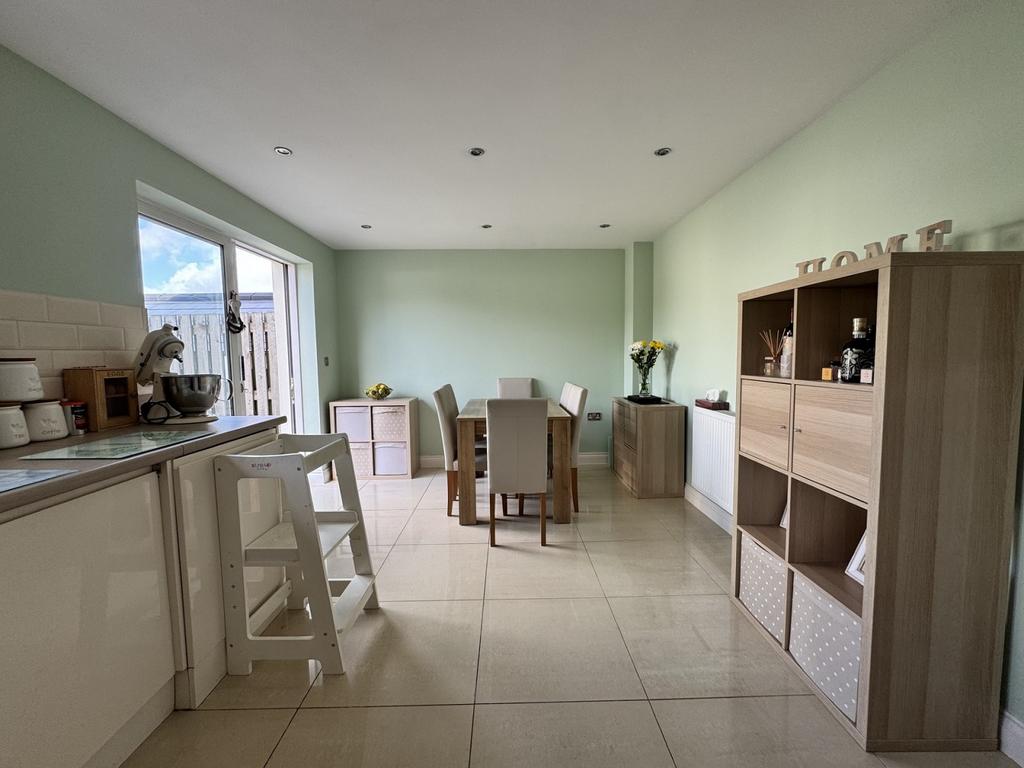 Kitchen/ dining room
