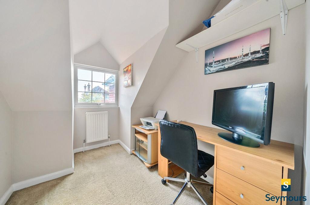 Bedroom 5/Study