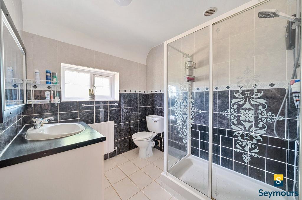 Family Shower Room