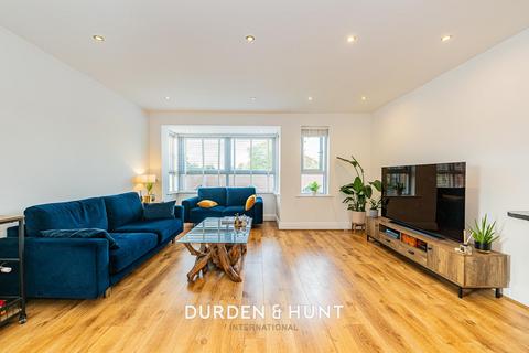2 bedroom apartment for sale, High Street, Wanstead E11