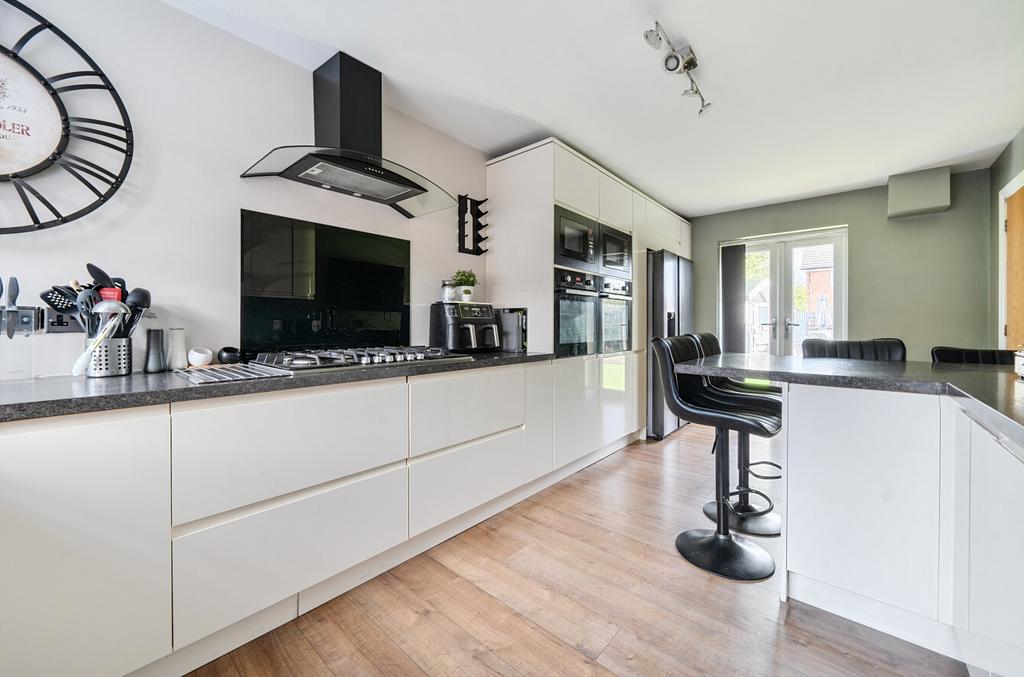 1346639-27-68b01c...