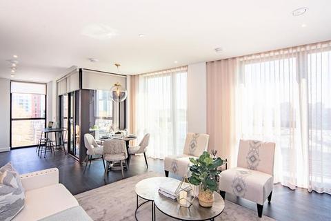2 bedroom flat to rent, Thornes House, 6-8 Charles Clowes Walk, London SW11