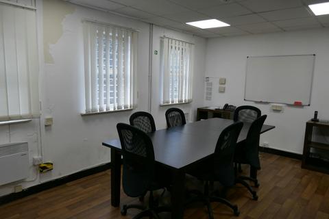 Warehouse to rent, Unit 1 Ash Industrial Estate, Flex Meadow Harlow CM19 5TJ