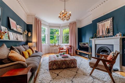 3 Abinger Gardens, Edinburgh, EH12 6DE