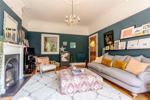 3 Abinger Gardens, Edinburgh, EH12 6DE