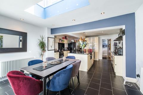 3 bedroom end of terrace house for sale, Lyal Road, London, E3