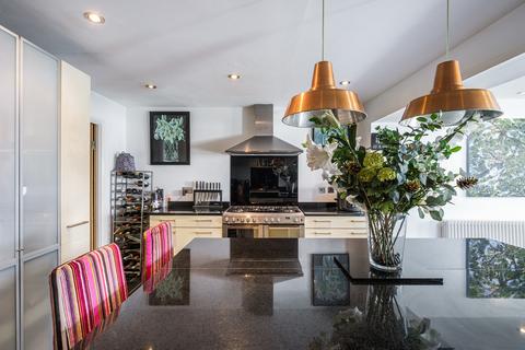 undefined, Lyal Road, London, E3