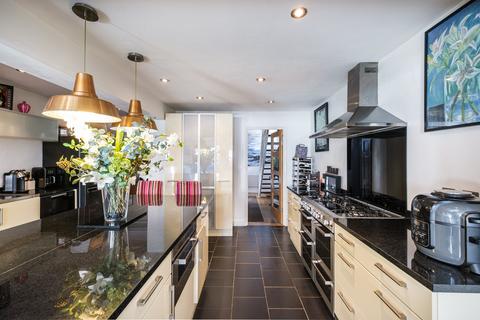 undefined, Lyal Road, London, E3