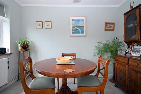 2 bedroom flat for sale, Ratton Garden, Ratton, Eastbourne