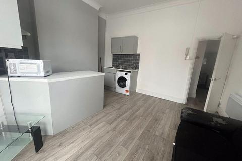 1 bedroom flat to rent, Cradock Street, City Centre, Swansea