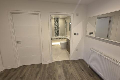 3 bedroom flat for sale, Cricklewood Lane, London, NW2