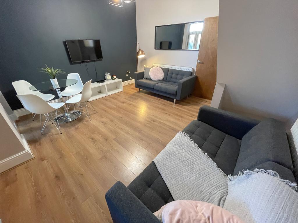 18 Birstall Rd4