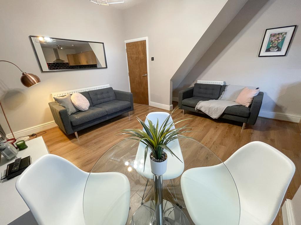 18 Birstall Rd5