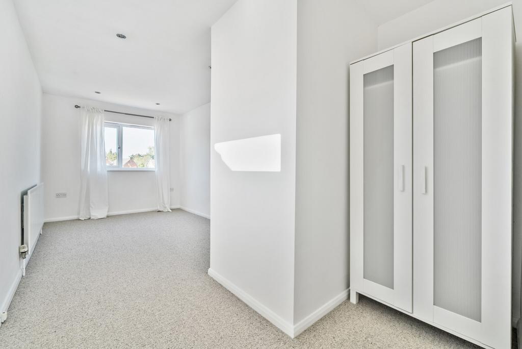 1348205-11-68b5c7...