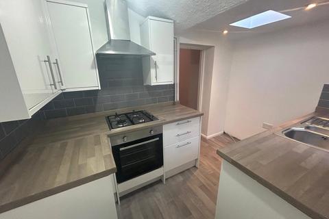 2 bedroom terraced house for sale, Cross Lane East, Gravesend, DA12