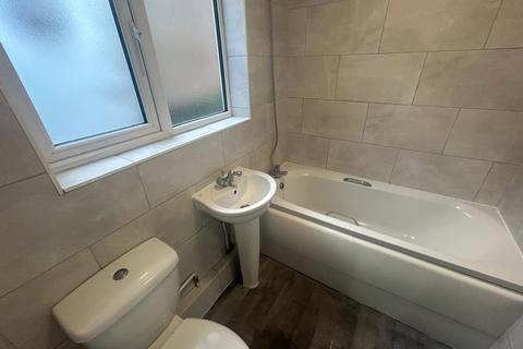 2 bedroom terraced house for sale, Cross Lane East, Gravesend, DA12