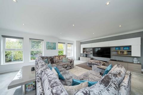 4 bedroom detached house for sale, Harris Close, London N11