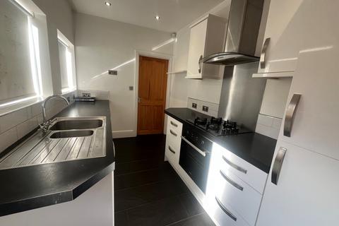 2 bedroom end of terrace house to rent, Cloutsham Street, The Mounts, NN1 3LL
