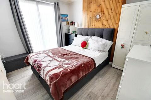 3 bedroom end of terrace house for sale, Ardwell Avenue, Barkingside
