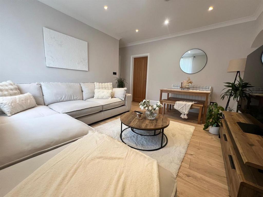 PHOTO-2025-09-02-16-25-52 3.jpg