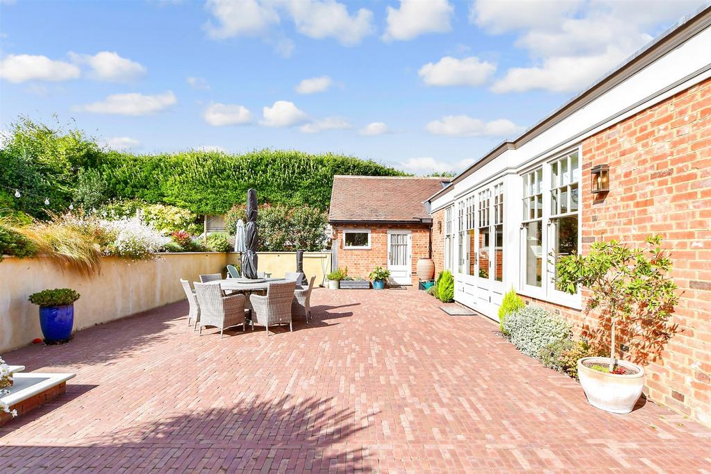 Patio / Decking