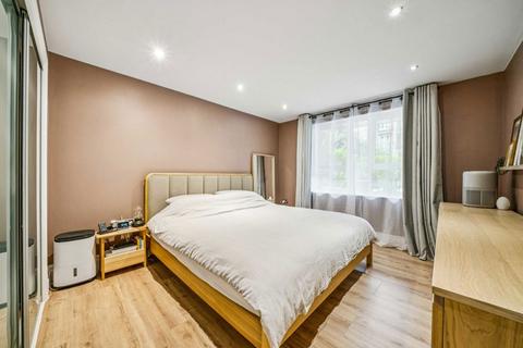 2 bedroom flat for sale, Royal Quarter, Kingston Upon Thames KT2