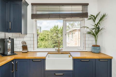 2 bedroom flat for sale, Inner Park Road, London SW19
