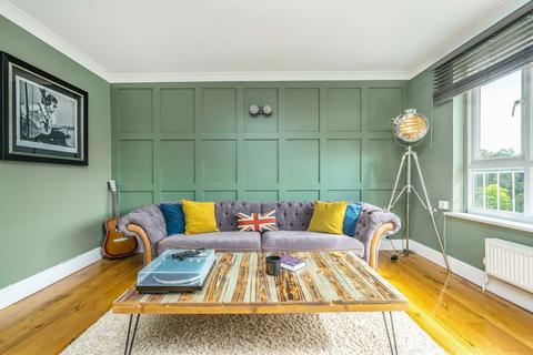 2 bedroom flat for sale, Inner Park Road, London SW19