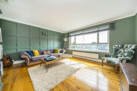2 bedroom flat for sale, Inner Park Road, London SW19