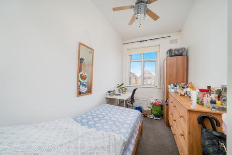 2 bedroom apartment for sale, Greyhound Lane, London SW16