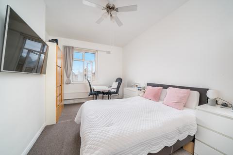 2 bedroom apartment for sale, Greyhound Lane, London SW16