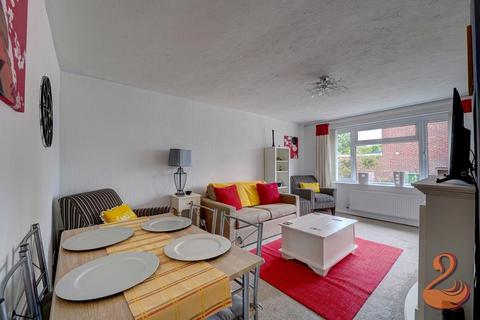 2 bedroom detached bungalow for sale, Sycamore Avenue, Evesham