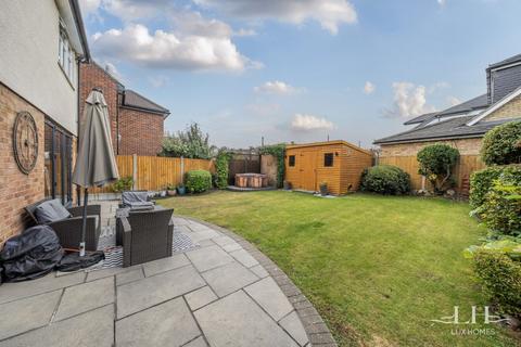 28 Abbey Wood Lane, Rainham, RM13 9QH