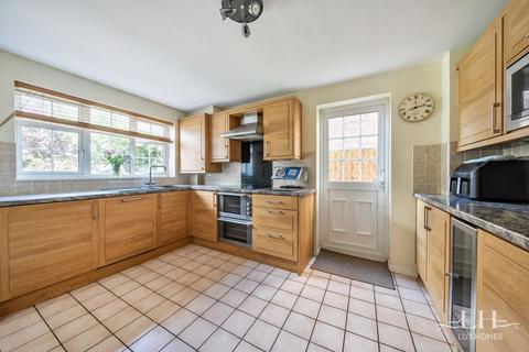 28 Abbey Wood Lane, Rainham, RM13 9QH
