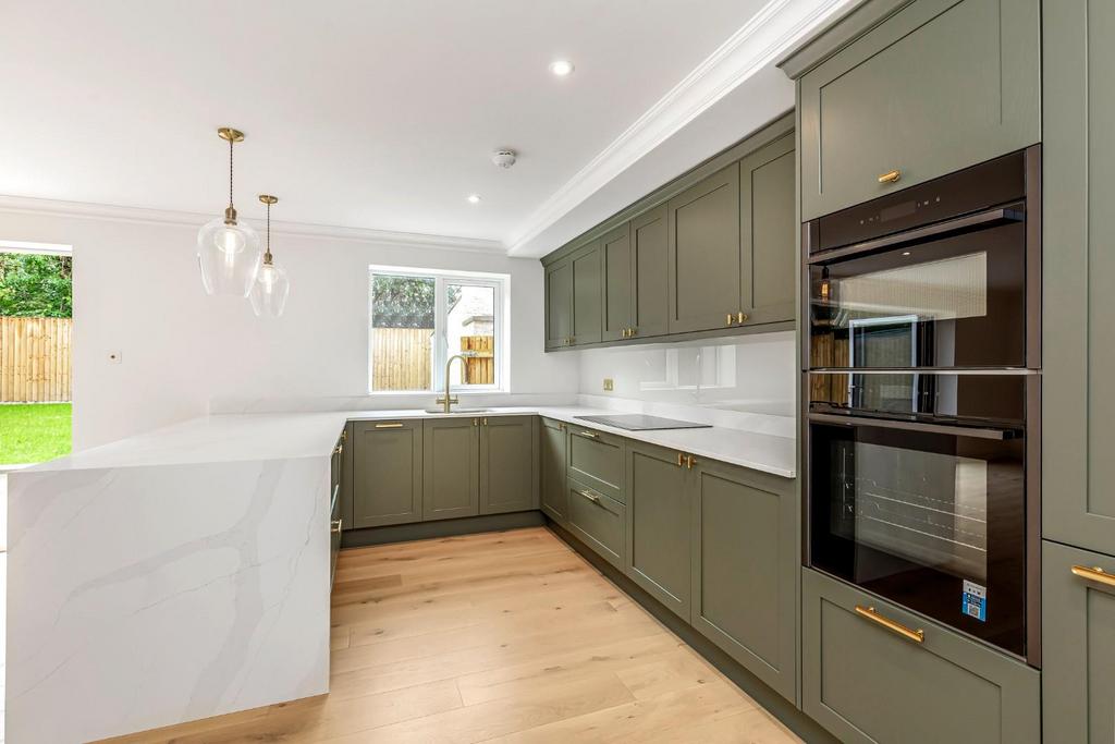 5 Clayton Drive76.JPG