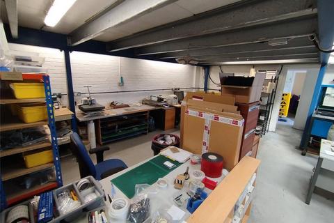 Warehouse to rent, 2-5 Featherby Way Rochford SS4 1LD